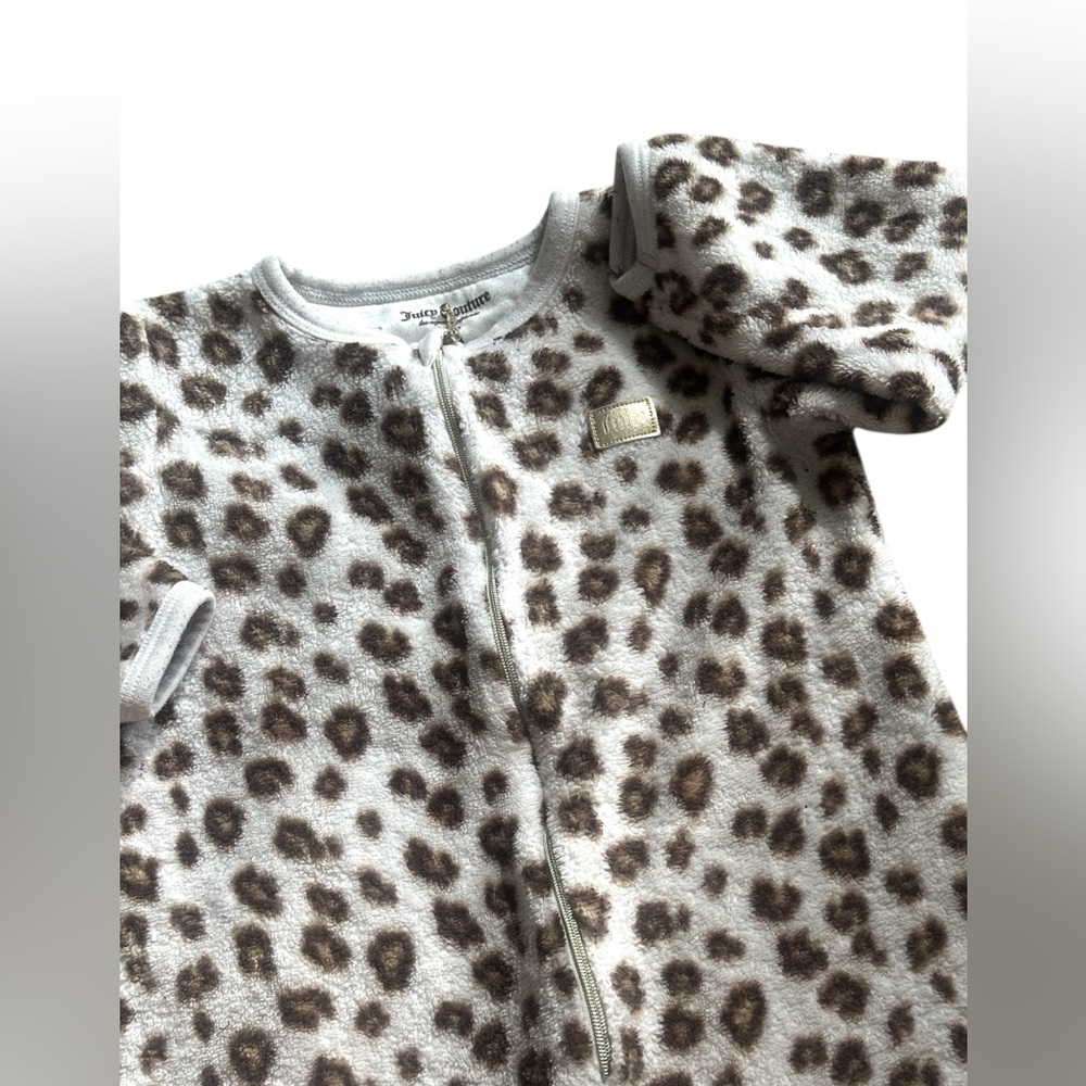 Juicy Couture Cheetah Animal Print Sleeper Romper Infant Girl 12-18‎ Months